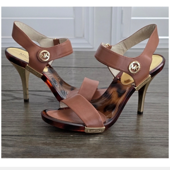 New 🐆 Michael Kor New Lani Sandal BrownLeather w/ Gold Emblems and Heel Size 10 - Picture 4 of 16